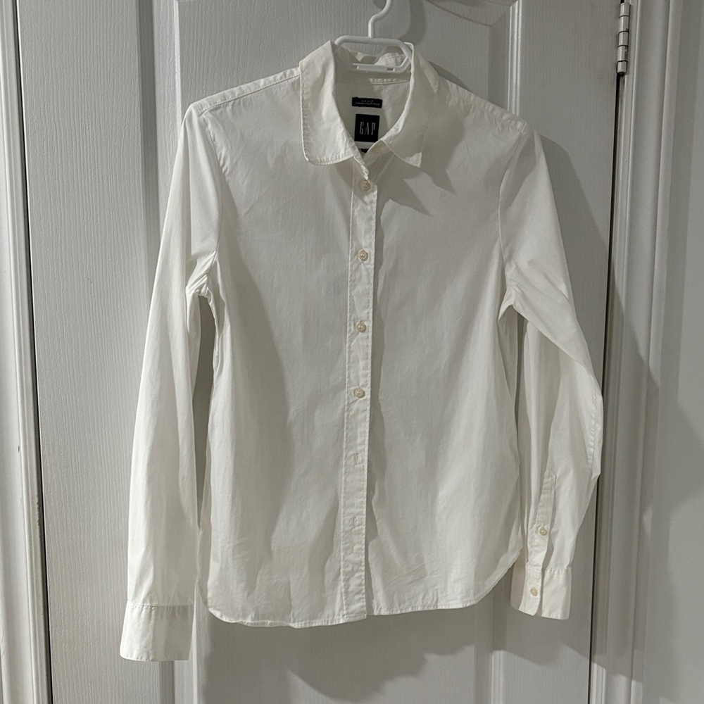 GAP Slim Shirt - Women’s - Classic White Button Down
